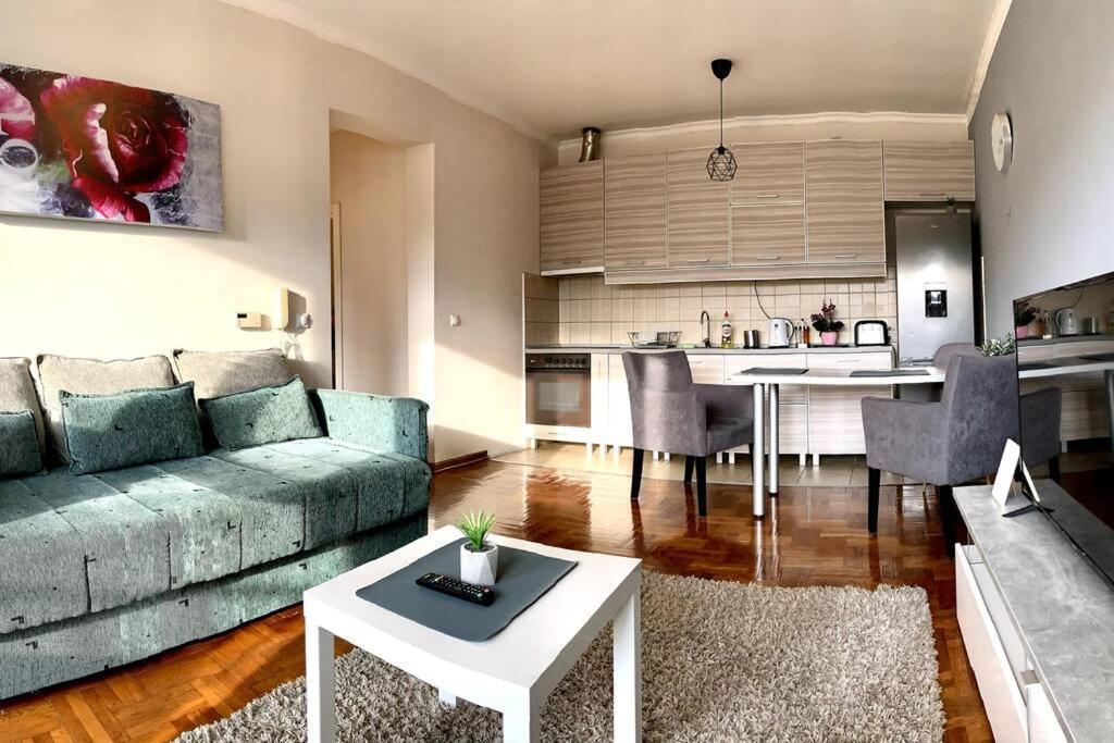 Sunkissed Apartment Belgrad Dış mekan fotoğraf